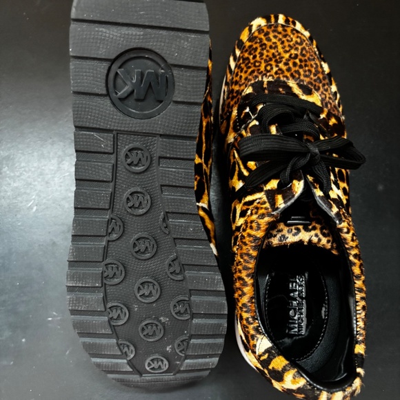 New Michael Kors Billie Animal-Print Calf Hair Trainer - Picture 4 of 8